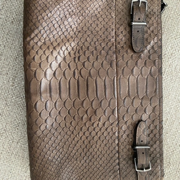 Adorable Coach clutch - Picture 4 of 6